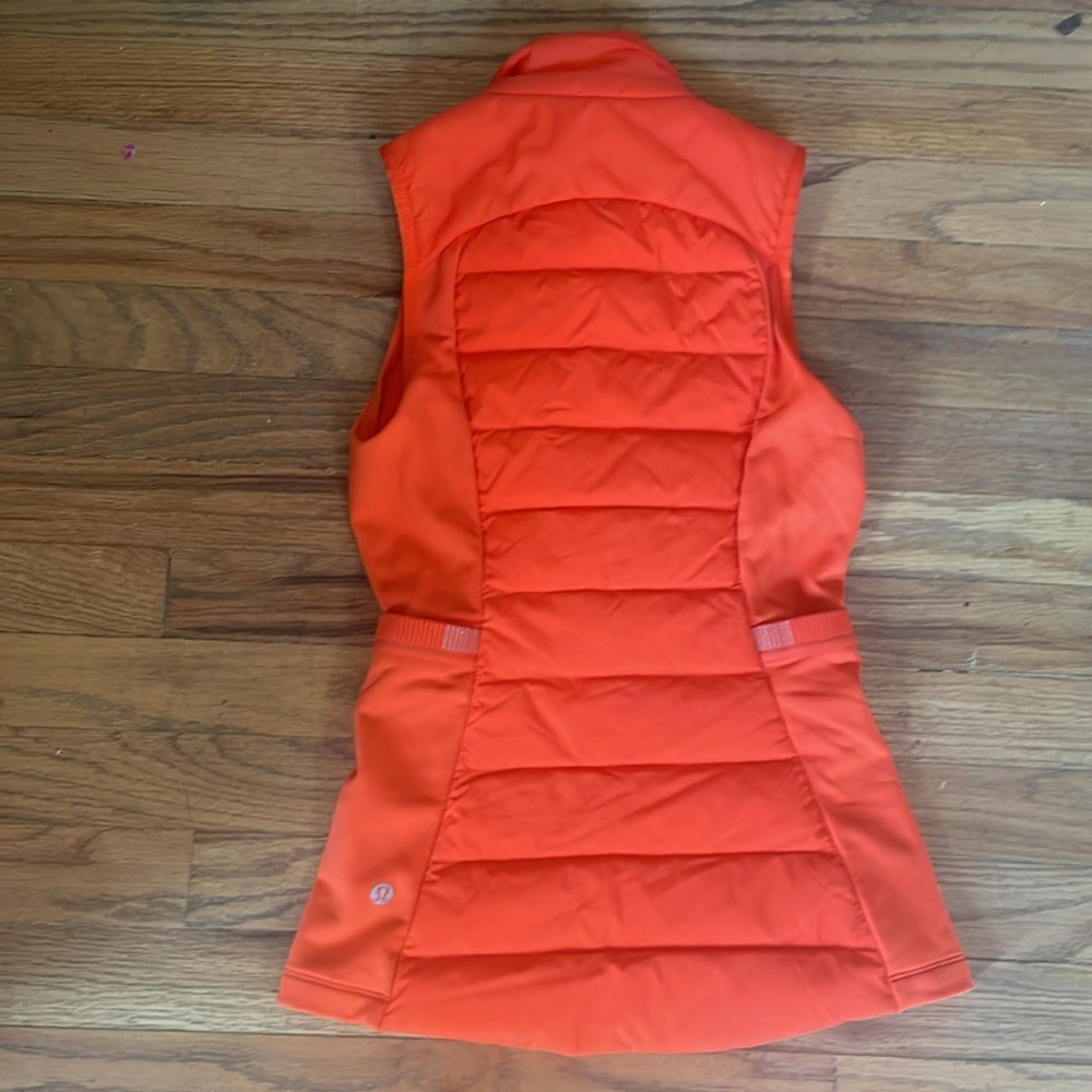 Lululemon size 0 vest used and full of warm life for the fall and winter! - Picture 3 of 4